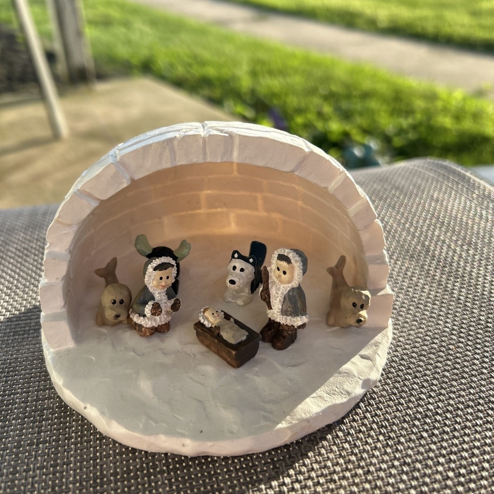 Alaska Nativity Set Igloo Mini Poly Resin Husky, Seal Moose Inuit Eskimo 1"